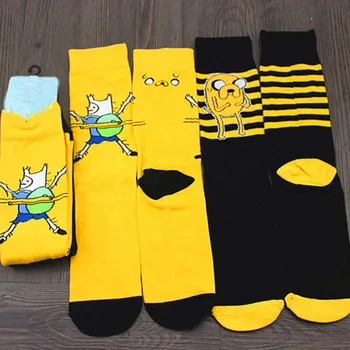Anime lindo de la historieta de aventura calcetines amarillo de la calle juego de rol de algodón comics mujeres calcetines de los hombres del partido novedad interesante de la primavera